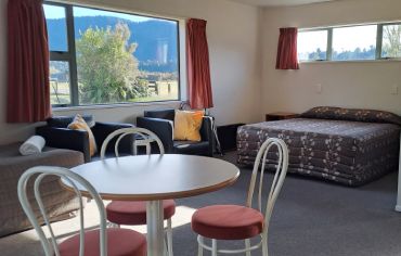 Executive Studio - Fantail